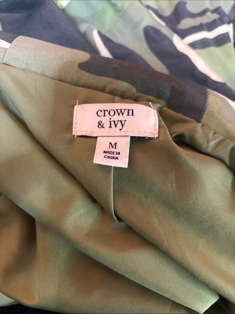 Crown & Ivy Camo Utility Jacket Hooded Lightweight Coat EUC Sz M - Picture 8 of 8